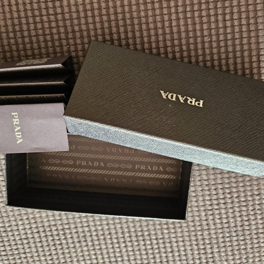 Prada Box - Picture 5 of 7